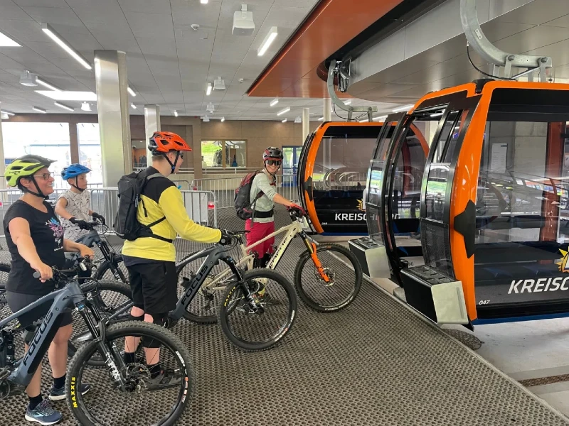 fiets/mtb in kreischberg gondel